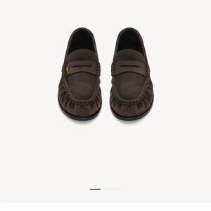 Saint Laurent Le Loafer supple in chocolate brown suede